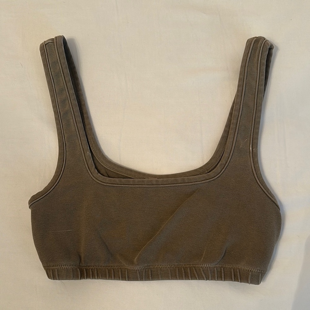 Skims outdoor collection top, bra and Leggings Set - Picture 4 of 7
